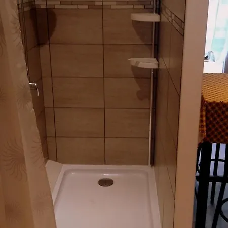 Perigordchambre 3* 萨尔拉拉卡内达